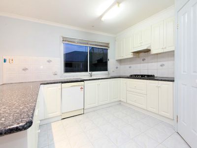 23 Lakeview Drive, Narre Warren South