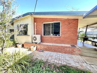 472 MACAULEY STREET, Hay