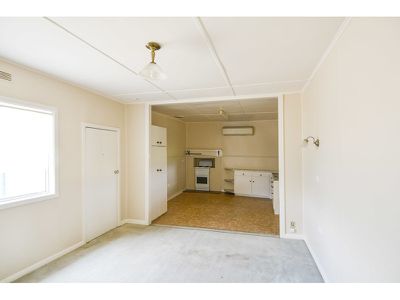 2 Bradshaw Street, Horsham