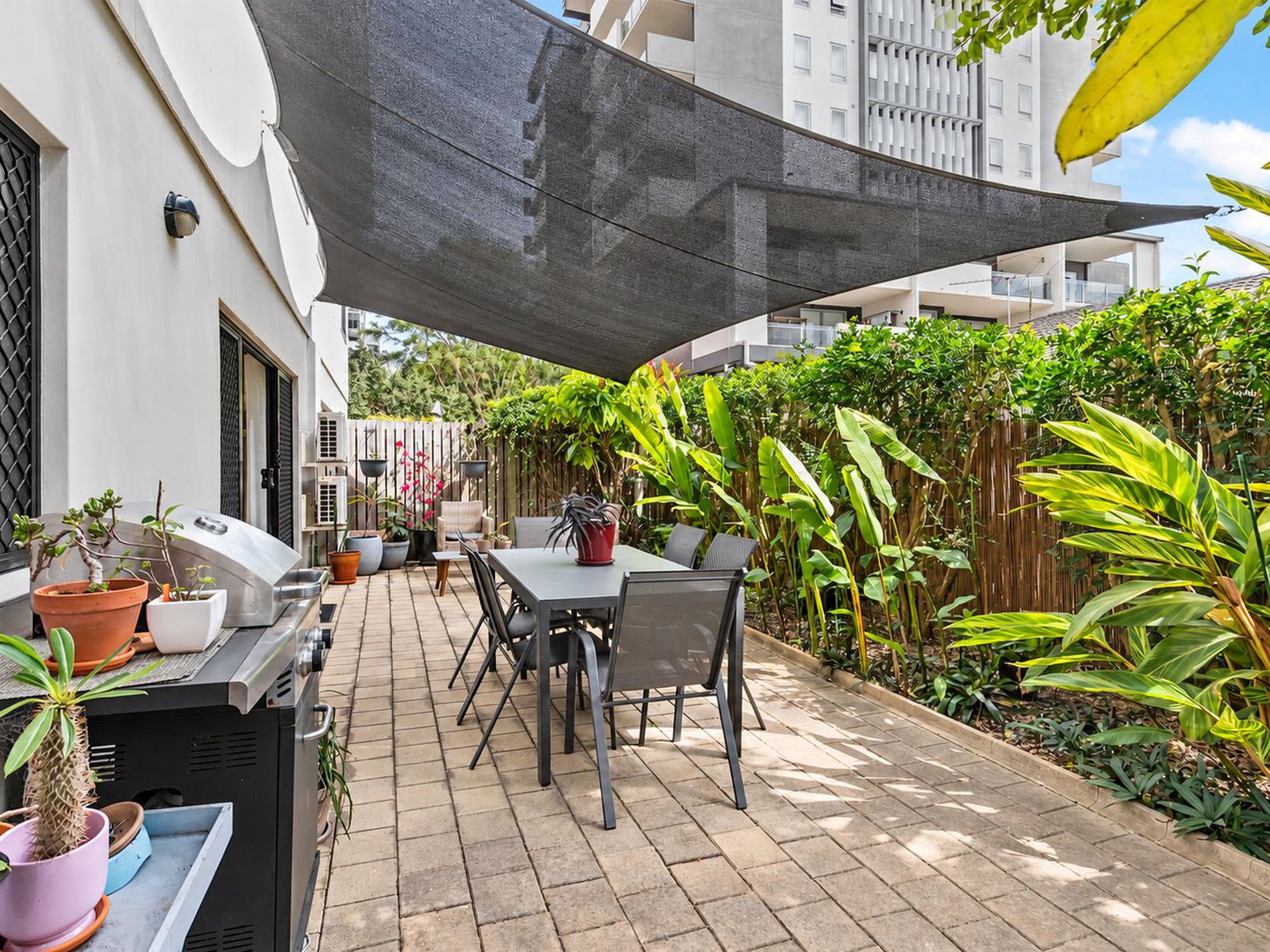 2 / 27 Latham Street, Chermside