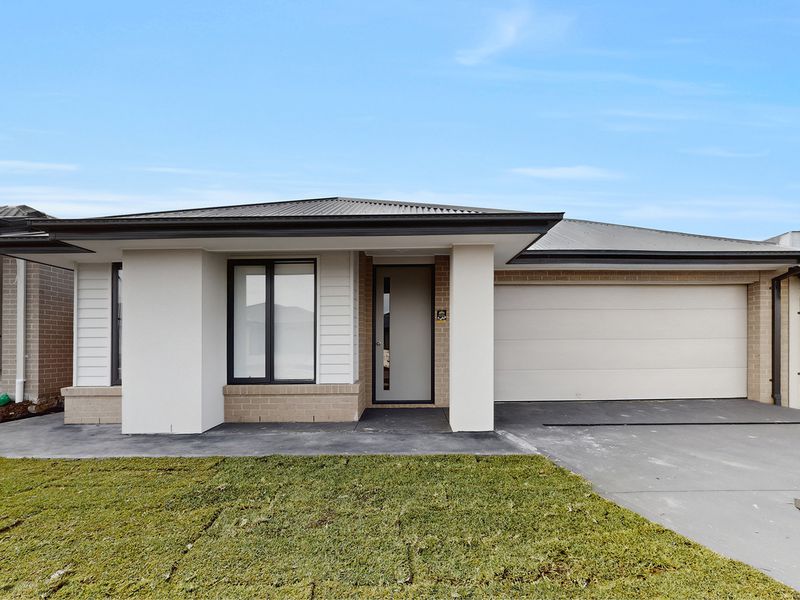 27 Balcarra Street, Clyde North
