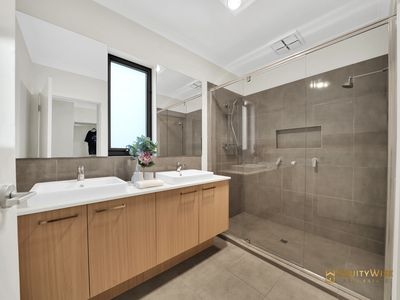 7 Honeycomb Avenue, Manor Lakes