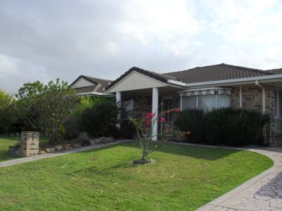 9 King Henry Court, Torquay