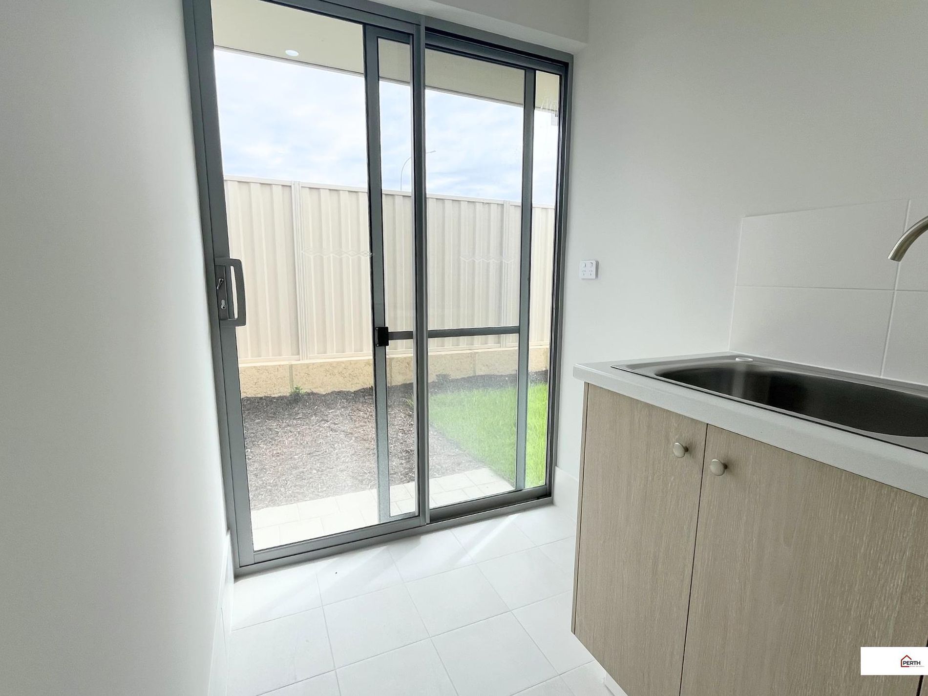 8 Cordelia Street, Eglinton