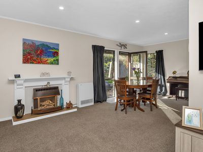 1 / 15 Pehi Kupa Street, Waikanae