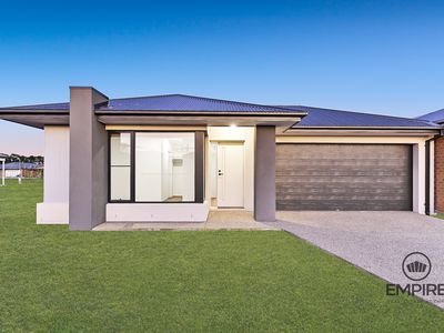 14 Labrador St, Clyde North