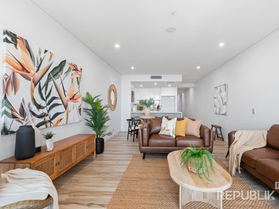 706 / 2 Como Crescent, Southport