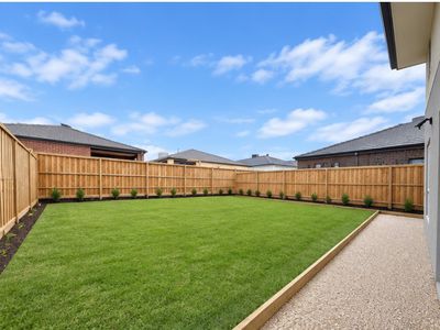11 Winfred Drive, Mambourin