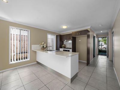 3 / 4 Banksia Road, Coomera