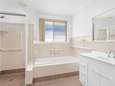 11 Fig Tree Court, Forster