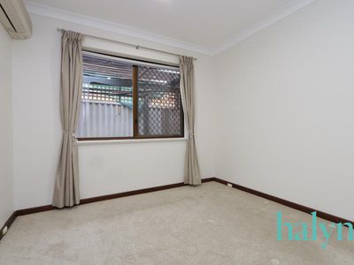 2 / 34 Henley Street, Como