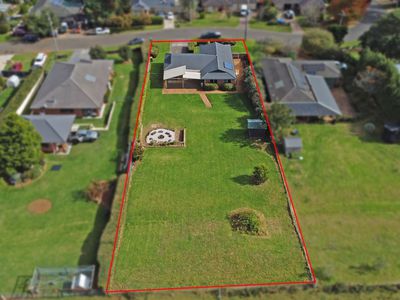 15 SHACKLETON STREET, Robertson