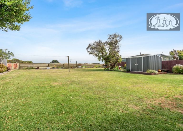 17 Beach Road, Portland