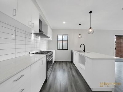 47 Surround Drive, Mambourin