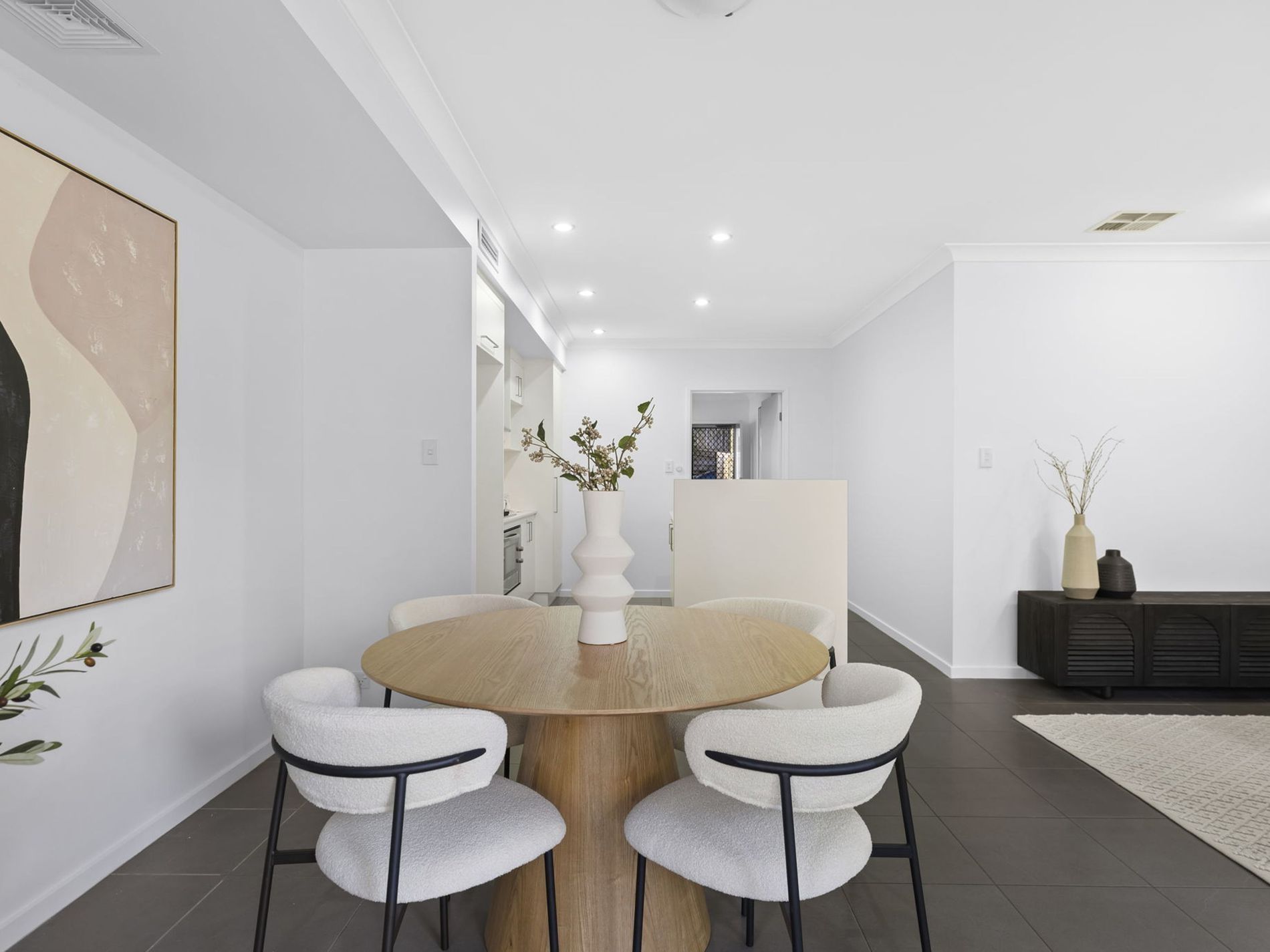 8 Worchester Crescent, Wakerley