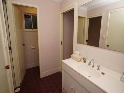 4 West Close, Hawks Nest