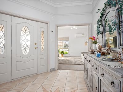 4 Chapman Drive, Somerville