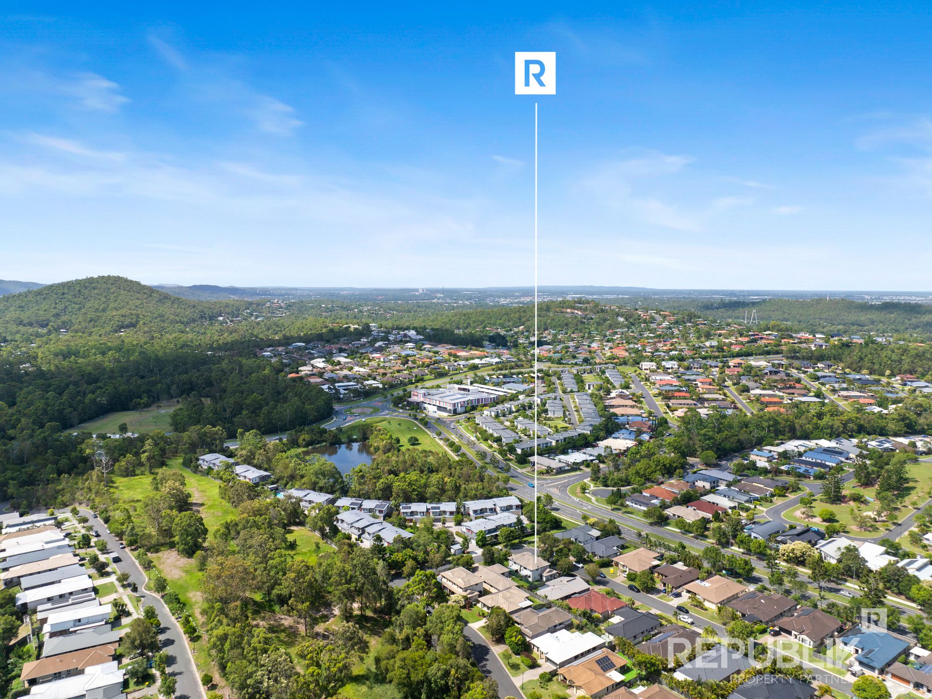 1 / 26 Witheren Circuit, Pacific Pines