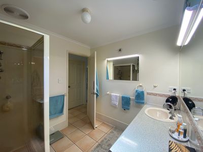 4 JONWEST CLOSE, Torquay