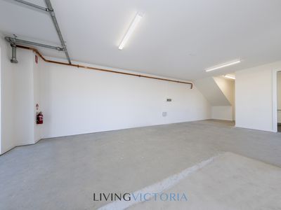 1 / 77 Hampshire Road, Sunshine