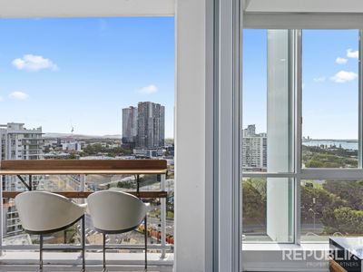 1803 / 1 Como Crescent, Southport