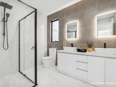 2 / 1 Almond Avenue, Brooklyn