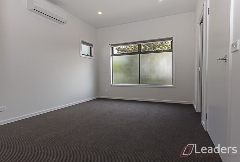 1 / 57 Disoma Drive, Glen Waverley