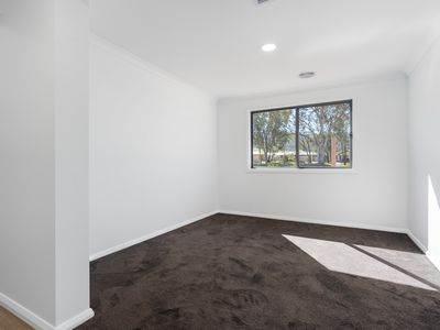 23 BOTH STREET, Leneva