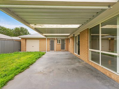 6 Langholme Court, Sale