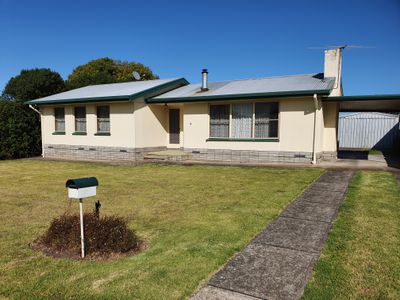 8 POOLE STREET, Millicent