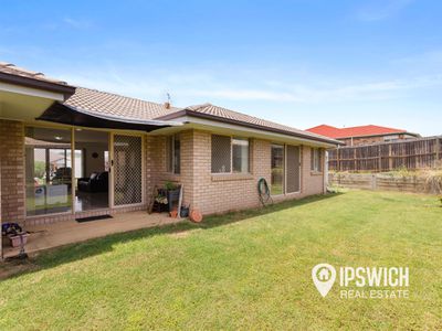 2 / 8 Tawney Street, Lowood