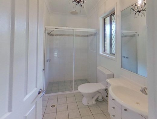 Bushlands Estate Home in Noosaville. Family Friendly with Ample Backyard Entertaining for the Kids & Adults!  image 8