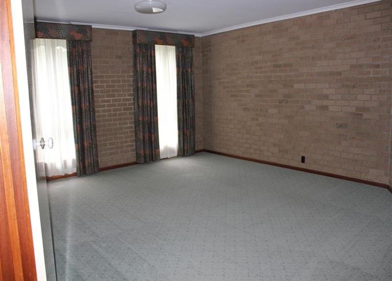 38 Gum Grove, Blackwood