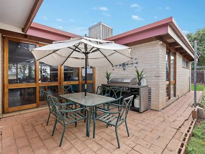 11 Helenor Crescent, Narrandera