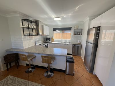 2 Bakeri Circuit, Warabrook
