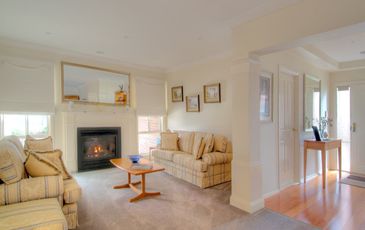 69 Fieldstone Blvd, Beaconsfield
