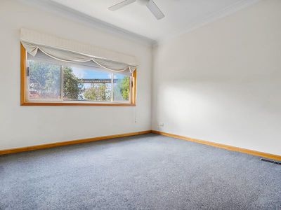 1 Caroline Rise, Gowanbrae