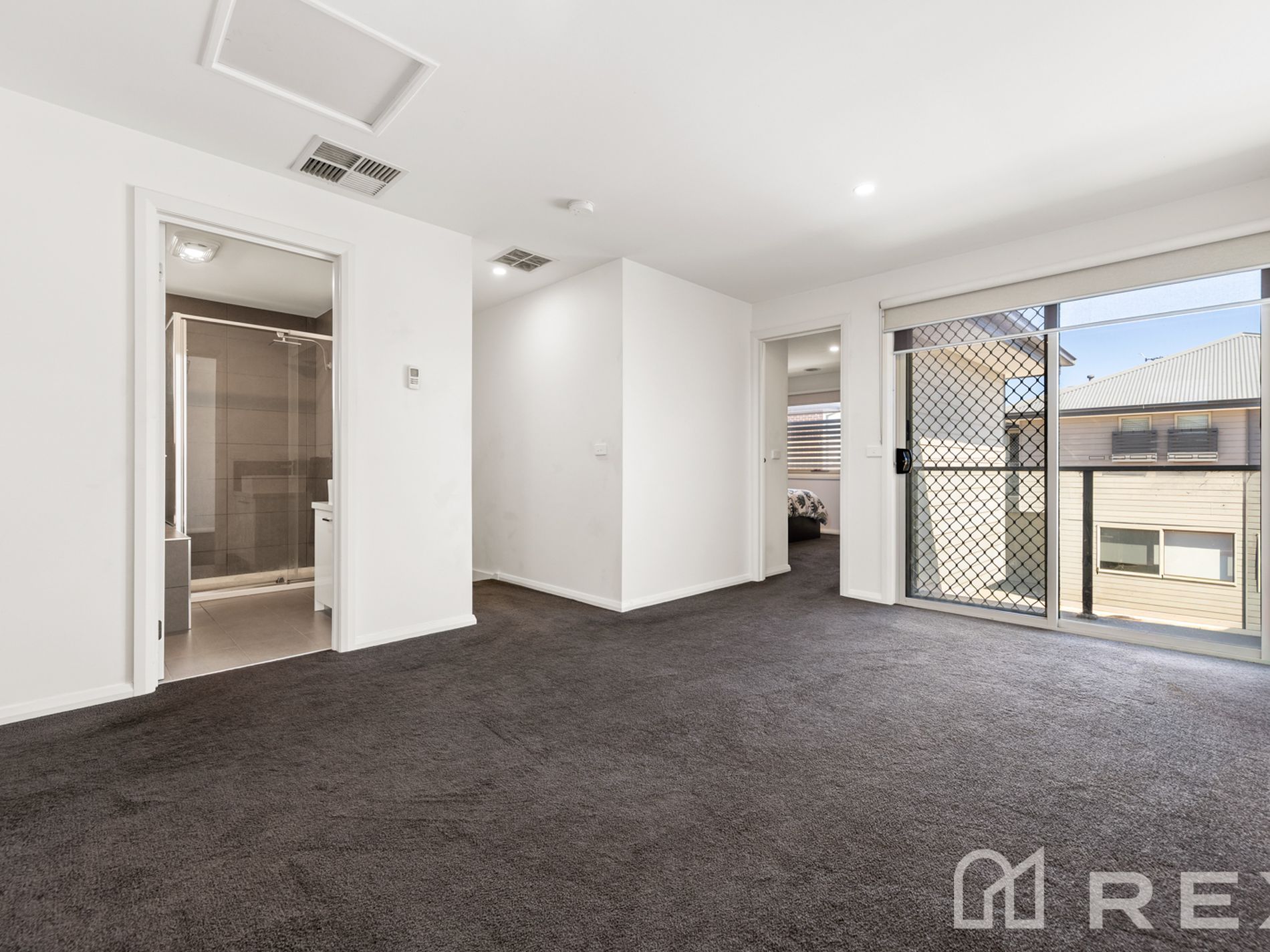 16 Sunshine Court, Hampton Park