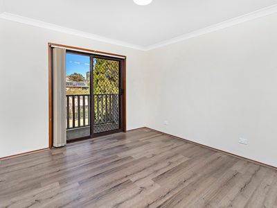 9 College Avenue, Oak Flats