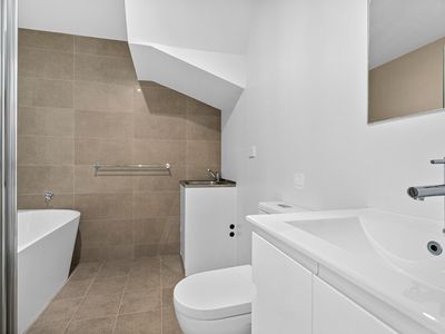 1 / 72 Kingston Street, Oak Flats