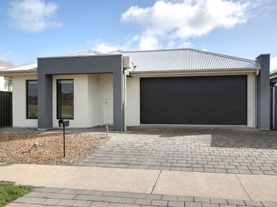 8 Johnstone Court, Evanston Gardens