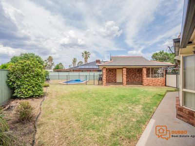 20 St Albans Way, Dubbo