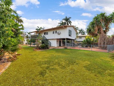 10 Calandrinia Court, Moulden