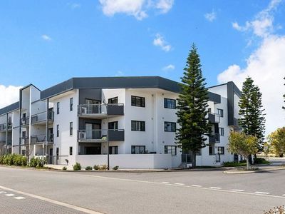 94 / 59 Breaksea Drive, North Coogee