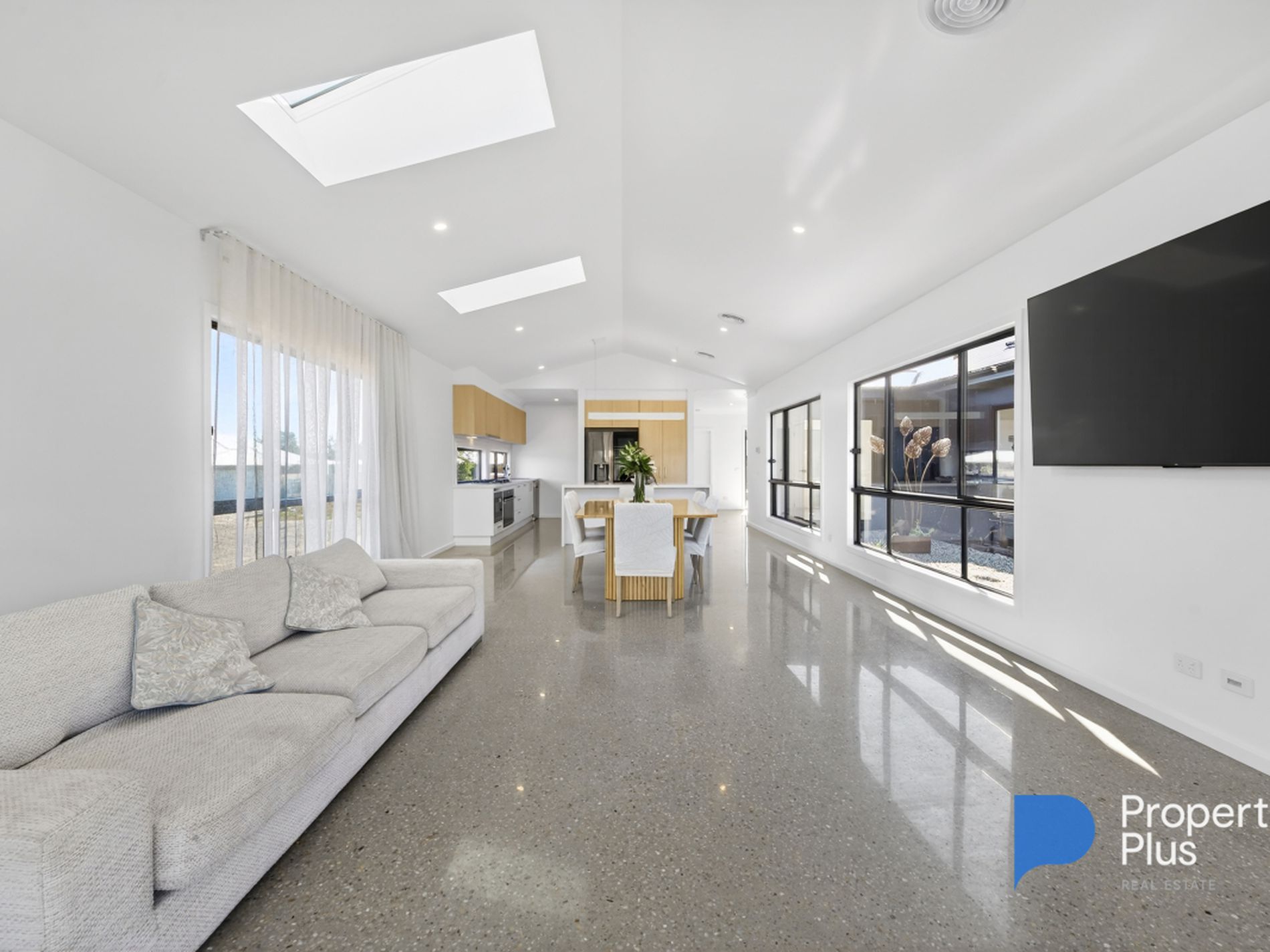 8 Banksia Court, Campbells Creek