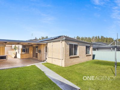 12 Riverpark Way, Horsley