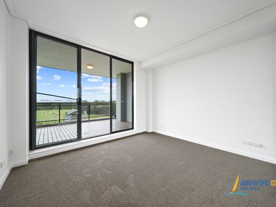 124 / 27 Bennelong Parkway, Wentworth Point
