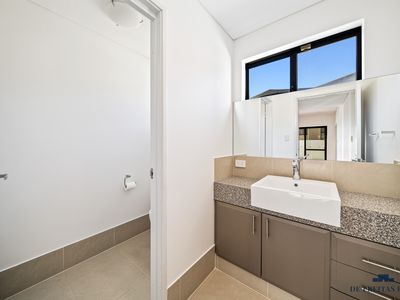 10 Tindal Avenue, Yangebup