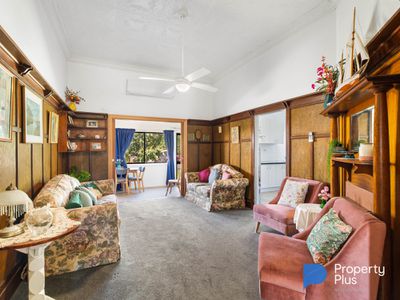 11 Peel Street, Charlton