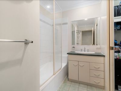 20 / 11  Oakmont ave , Oxley